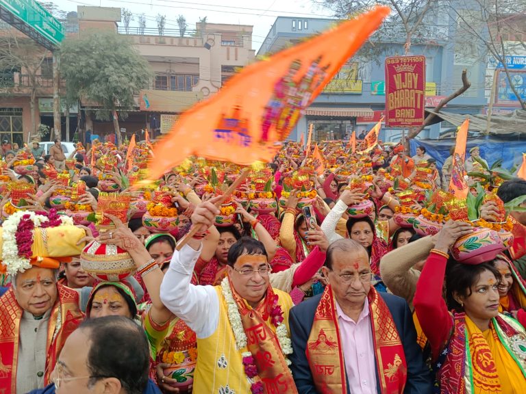 मुरादाबाद में चार ट्रस्टों के अंतर्गत भव्य कलश यात्रा का हुआ शुभारंभ।