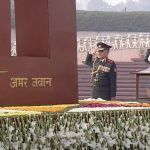 वॉर मेमोरियल पहुंचे पीएम, देश के लिए प्राण न्यौछावर करने वालों को दी श्रद्धांजलि; थोड़ी देर में शुरू होगी परेड