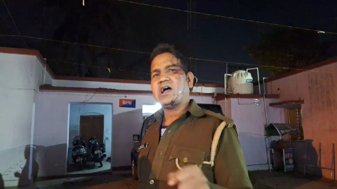 सुरक्षा का भरोसा दिलाने वाली यूपी पुलिस अब खुद सुरक्षित नहीं