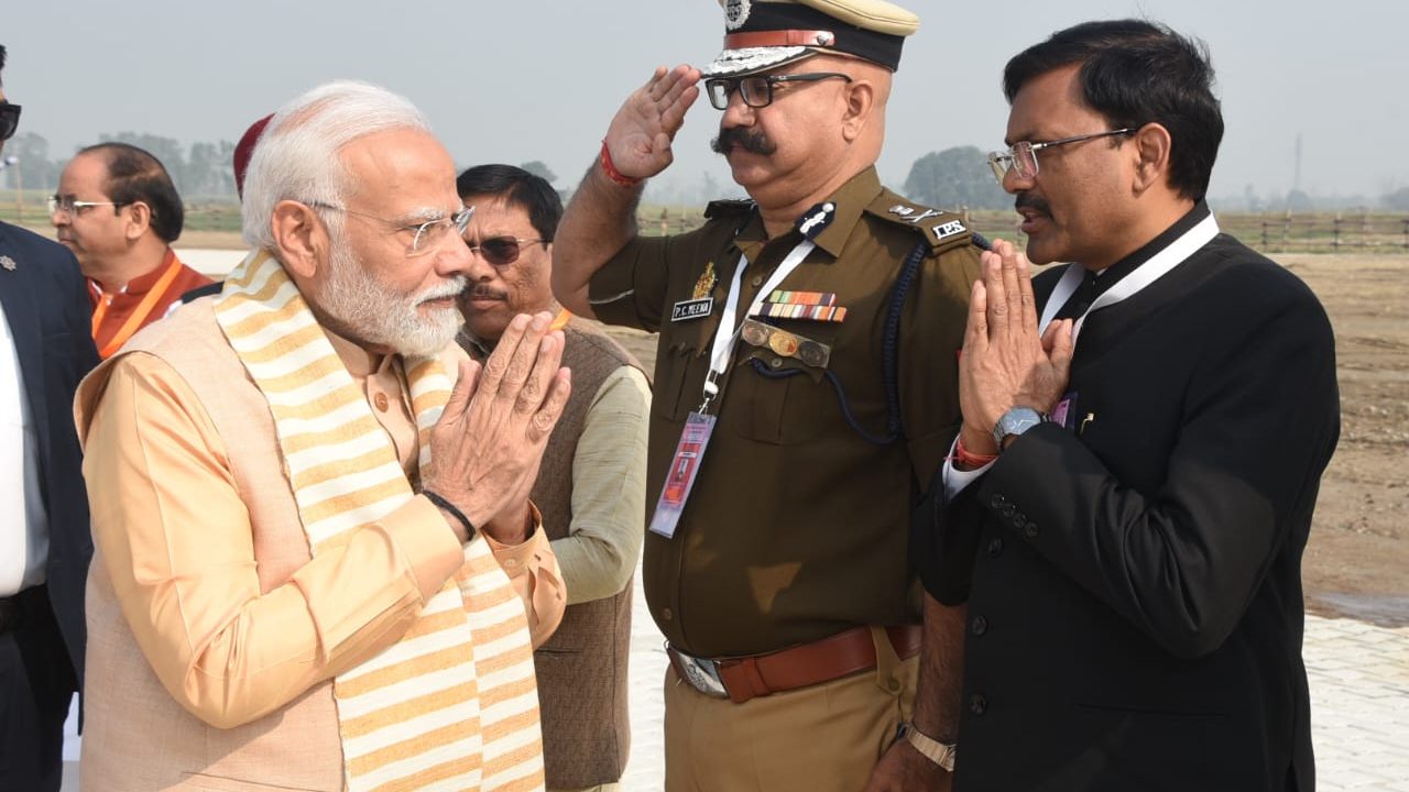 ईश्वर ने मुझे राष्ट्र रूपी मंदिर के निर्माण का जिम्मा सौंपा है : मोदी