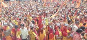 नया मुरादाबाद में हनुमंत कथा से पहले निकाली भव्य कलश यात्रा।