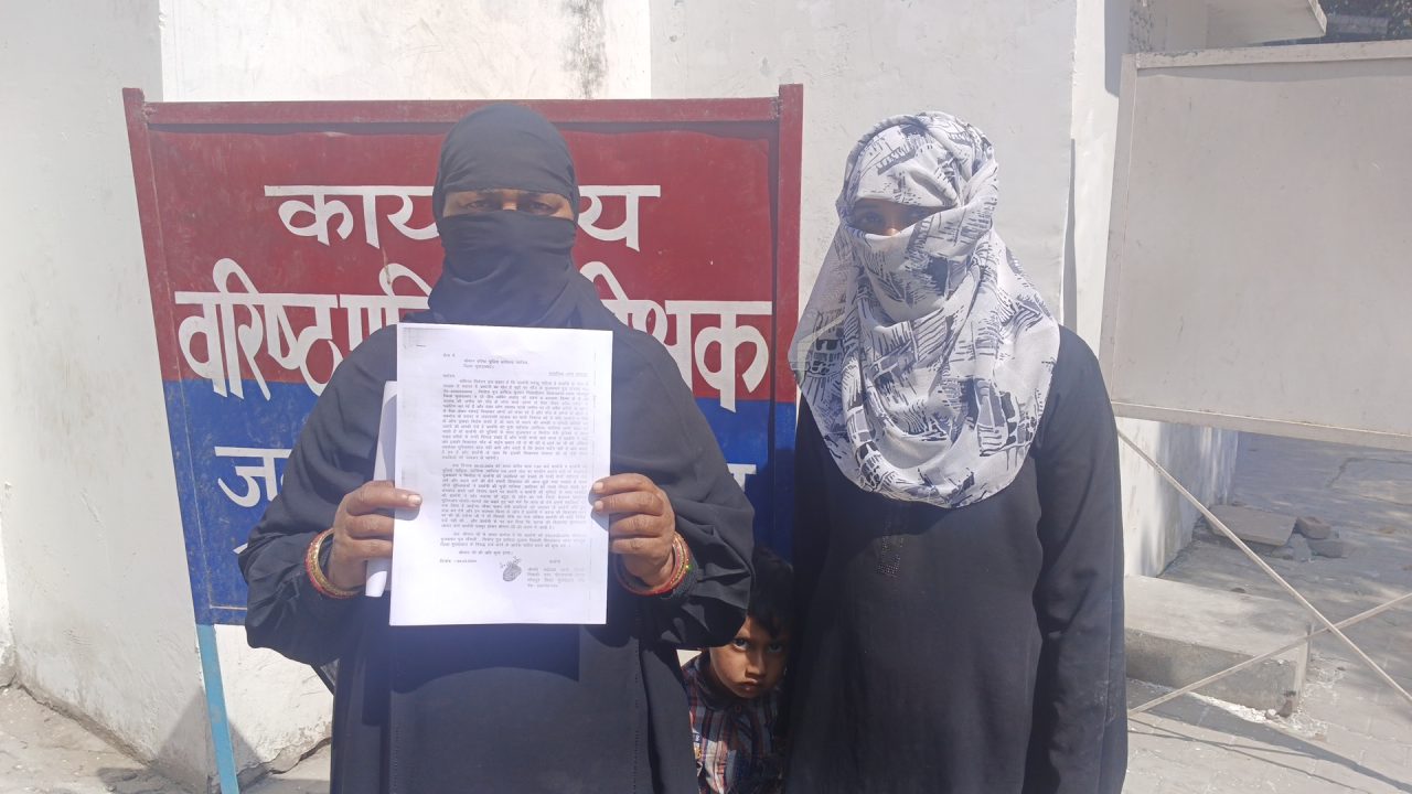 मुख्य्मंत्री ओर प्रधानमन्त्री के आदेशों की हवा निकाल रही मुरादाबाद भोजपुर पुलिस