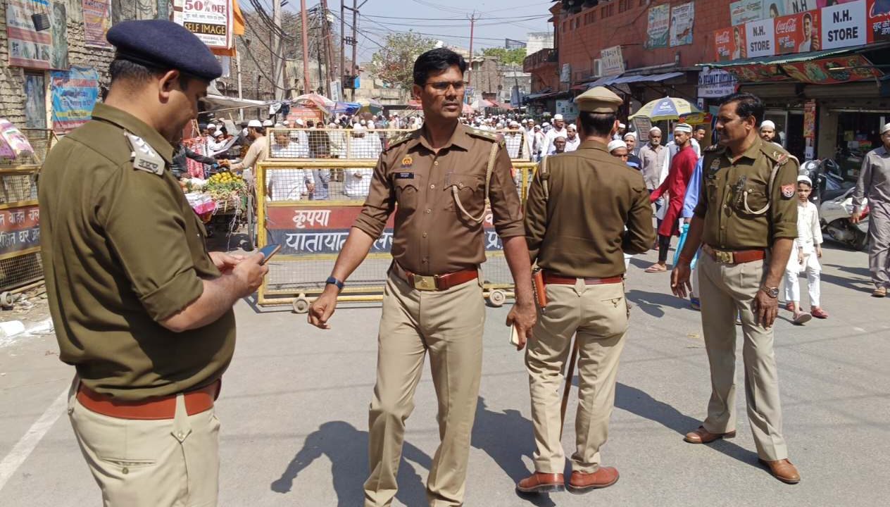 CAA लागू होने के बाद अदा की गई जुम्मे की पहली नमाज, चप्पे चप्पे पर रही पुलिस की पैनी नजर