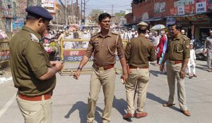 CAA लागू होने के बाद अदा की गई जुम्मे की पहली नमाज, चप्पे चप्पे पर रही पुलिस की पैनी नजर