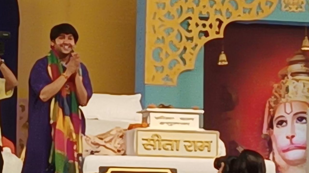 बागेश्वर धाम बाबा धीरेन्द्र कृष्ण शास्त्री का लगा दिव्य दरबार, भक्तों के हरे संकट।