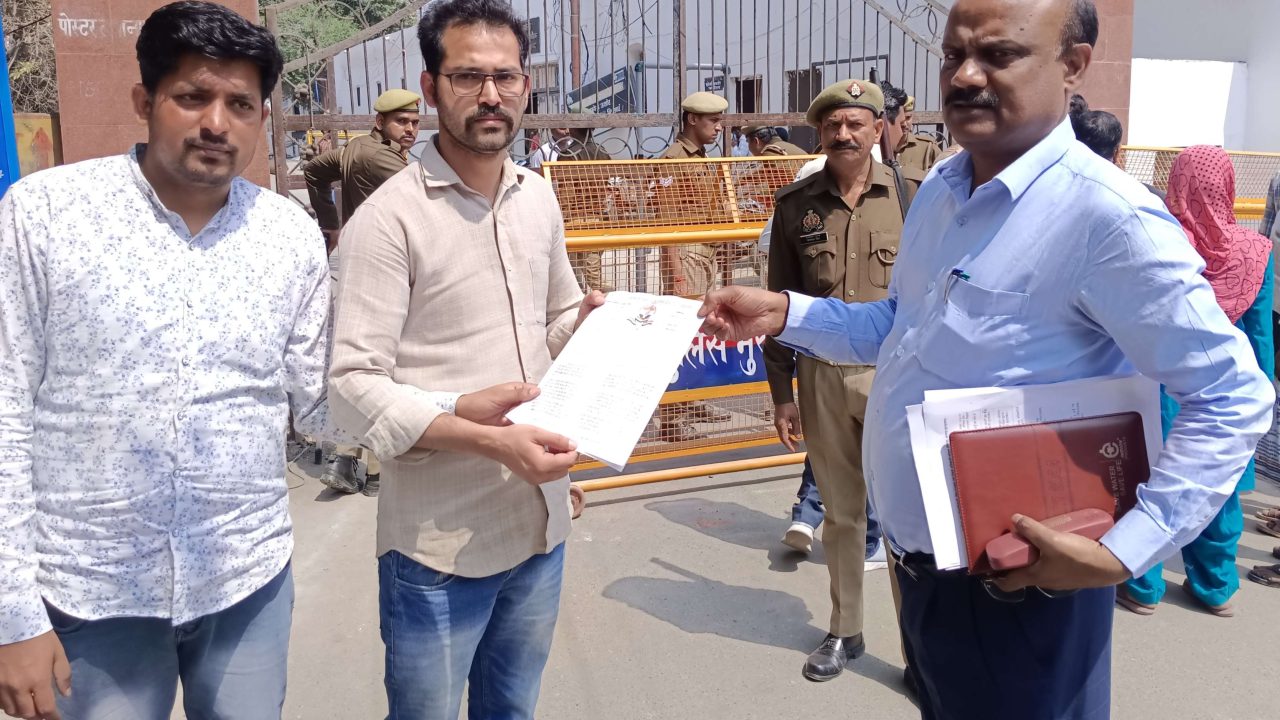 युवा कांग्रेस के बैंक खाते आयकर विभाग द्वारा असंवैधानिक रूप से सीज़ किए जाने पर राष्ट्रपति को भेजा ज्ञापन