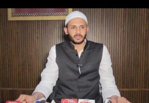 दिल्ली के नमाज प्रकरण पर भड़के जूनियर बर्क कहा,ये देश को आजाद कराने वाले मुस्लिमों का अपमान.