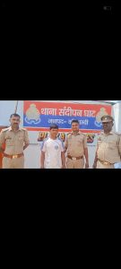 पुलिस की वर्दी चोरी कर वाहनों को रोककर गांठ रहा था रौब, पुलिस ने पहुंचाया सलाखों के पीछे