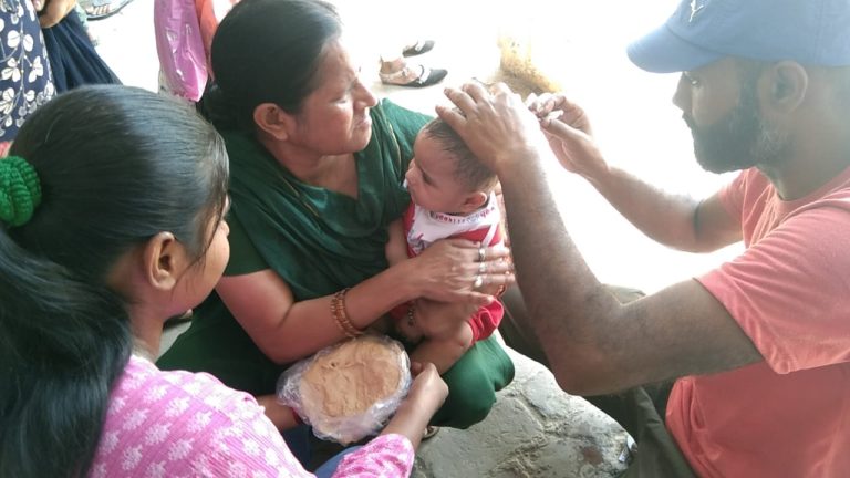 मुरादाबाद रामगंगा में दशहरे के अवसर पर श्रद्धालुओं ने लगाई श्रद्धा की डुबकी