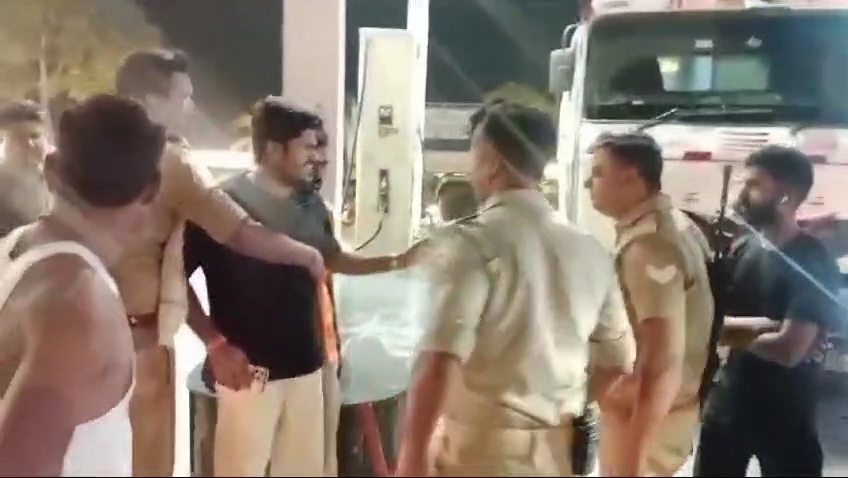 सत्ता की हनक, बर्दीधारी को गाली गलौच का वीडियो हो रहा जमकर वायरल