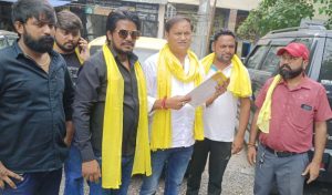 सुभासपा के कार्यकर्ता से अभद्र व्यवहार करने का चौकी प्रभारी पर लगा गम्भीर आरोप।