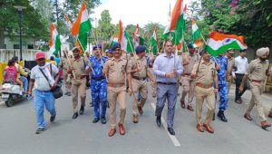 देशभर में धूम धाम से मनाया जा रहा है 78वाँ स्वतंत्रता दिवस, दिल खोलकर देशवासी एक दूसरे को दे रहे हैं शुभकामनाएं