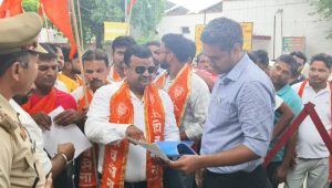 बांग्लादेशियों एवं रोहिंग्याओं को देश से निकालने एवं वक्फ बोर्ड को खत्म करने की मांग को लेकर गरजे शिवसैनिक