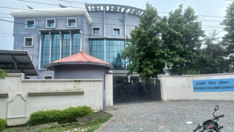 गागन नदी पे अवैध कब्जा करने वालों पर कब चलेगा योगी सरकार का बुलडोजर, नदी का अस्तित्व खतरे में