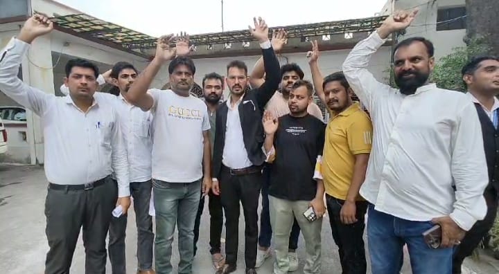 देश का माहौल करने वालों पर कड़ी कार्रवाई करने की मांग।