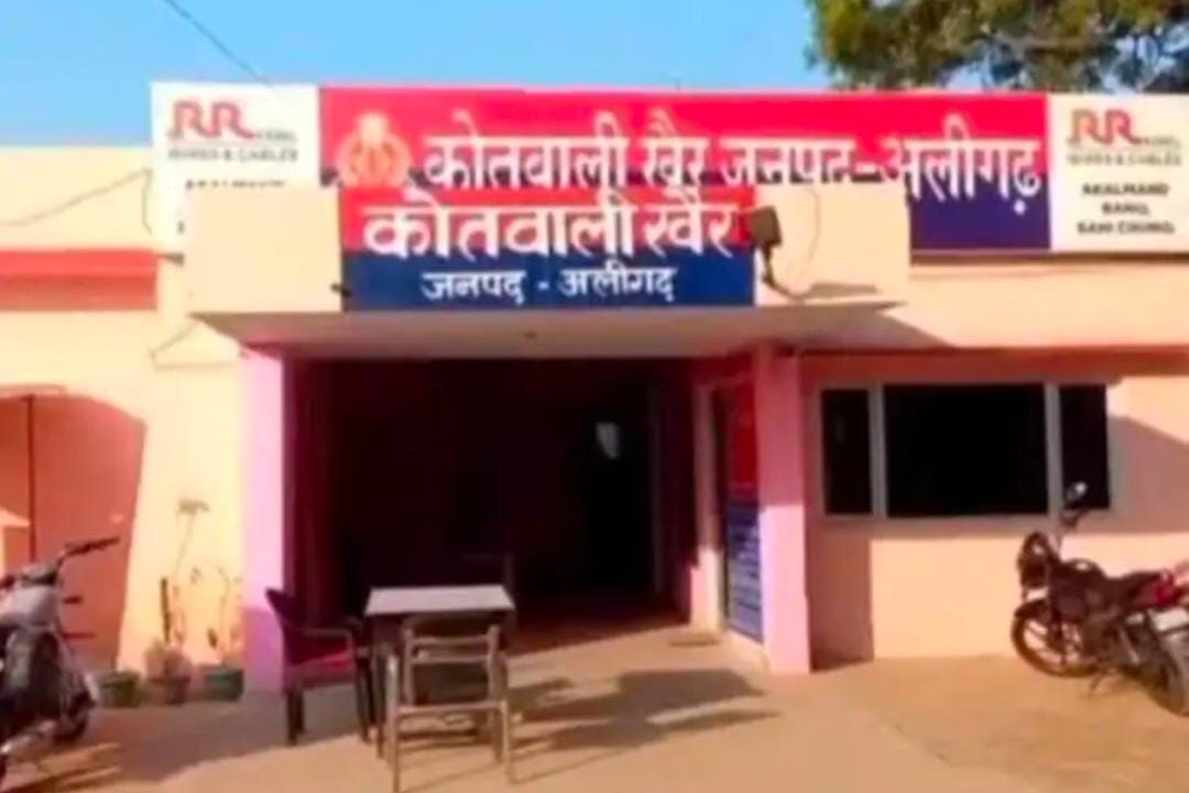 असलाहों से लेस बोलेरो गाड़ी सवार बदमाशो ने अलीगढ़ हाइवे पर जज की कार का किया पीछा,चौकी में रुककर जज ने बचाई जान