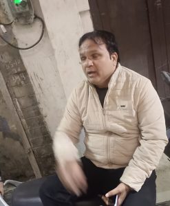 मुरादाबाद  विकास प्राधिकरण के जेई मेरे रिश्तेदार तो नहीं जरूरत मानचित्र की, धड़ल्ले से हो रहा बिना मानचित्र के दुकानों का  बड़े स्थर पर निर्माण