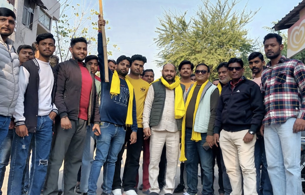 सुहेलदेव भारतीय समाज पार्टी के जिलाध्यक्ष रवि चौधरी नेतृत्व में तिरंगा रैली का आयोजन किया गया