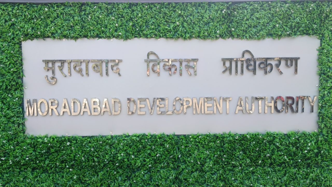पाकबड़ा क्षेत्र में प्राधिकरण के जेई और तथाकथित पत्रकार और उसके पुत्र की मिली भगत से बिना मानचित्र के हो रहे अवैध निर्माण, बीसी साहब ध्यान दे