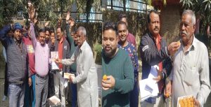 बजट में आउटसोर्सिंग कर्मचारियों का वेतन वृद्धि करने पर भावाधस ने बांटी मिठाई