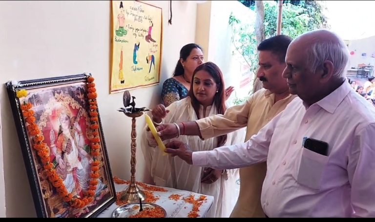नेहरू पब्लिक स्कूल में चार दिवसीय समर कैंप का हुआ समापन
