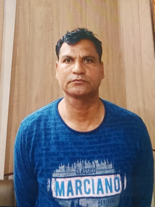 दरोगा को दस हजार की रिश्वत लेते हुए एंटी करप्शन टीम ने पकड़ा,मुकदमे में कार्यवाही के नाम पर ली दस हजार की घूस