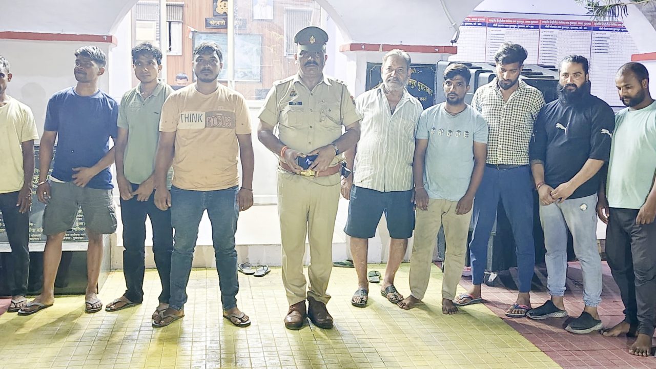 जुआ खेलते 9 जुआरी गिरफ्तार पुलिस ने किया मुकदमा दर्ज
