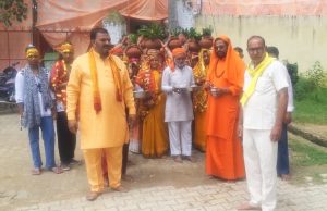 भक्ति भाव से सराबोर महिलाओं ने निकाली कलश यात्रा